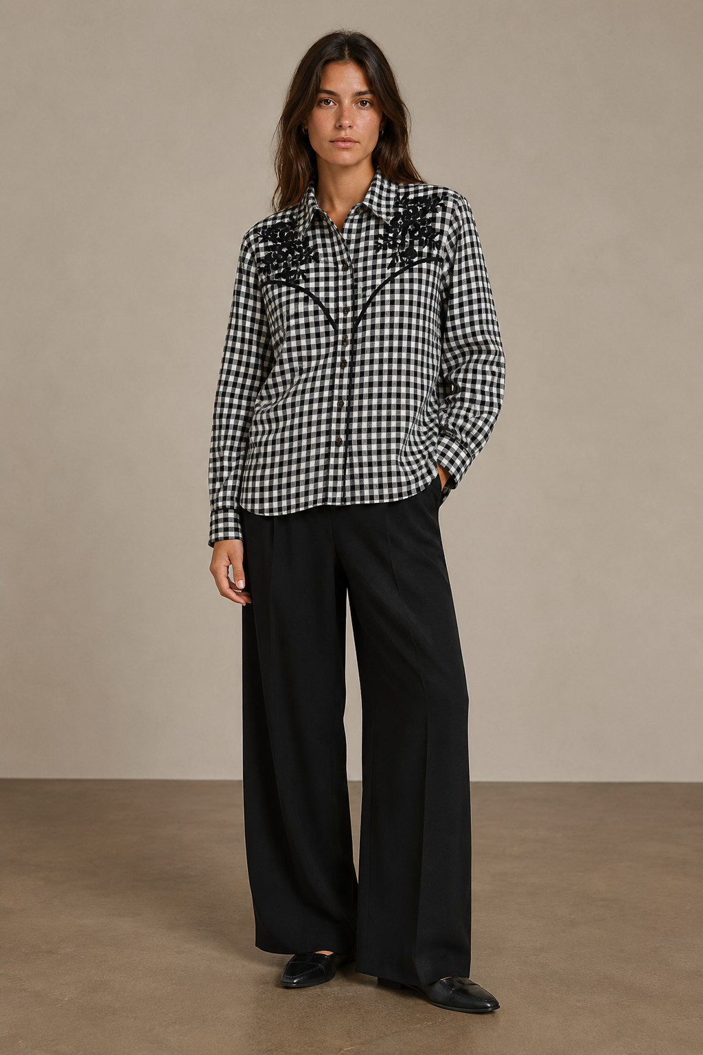 Camisa vaquera a cuadros con bordados florales en contraste - 6186