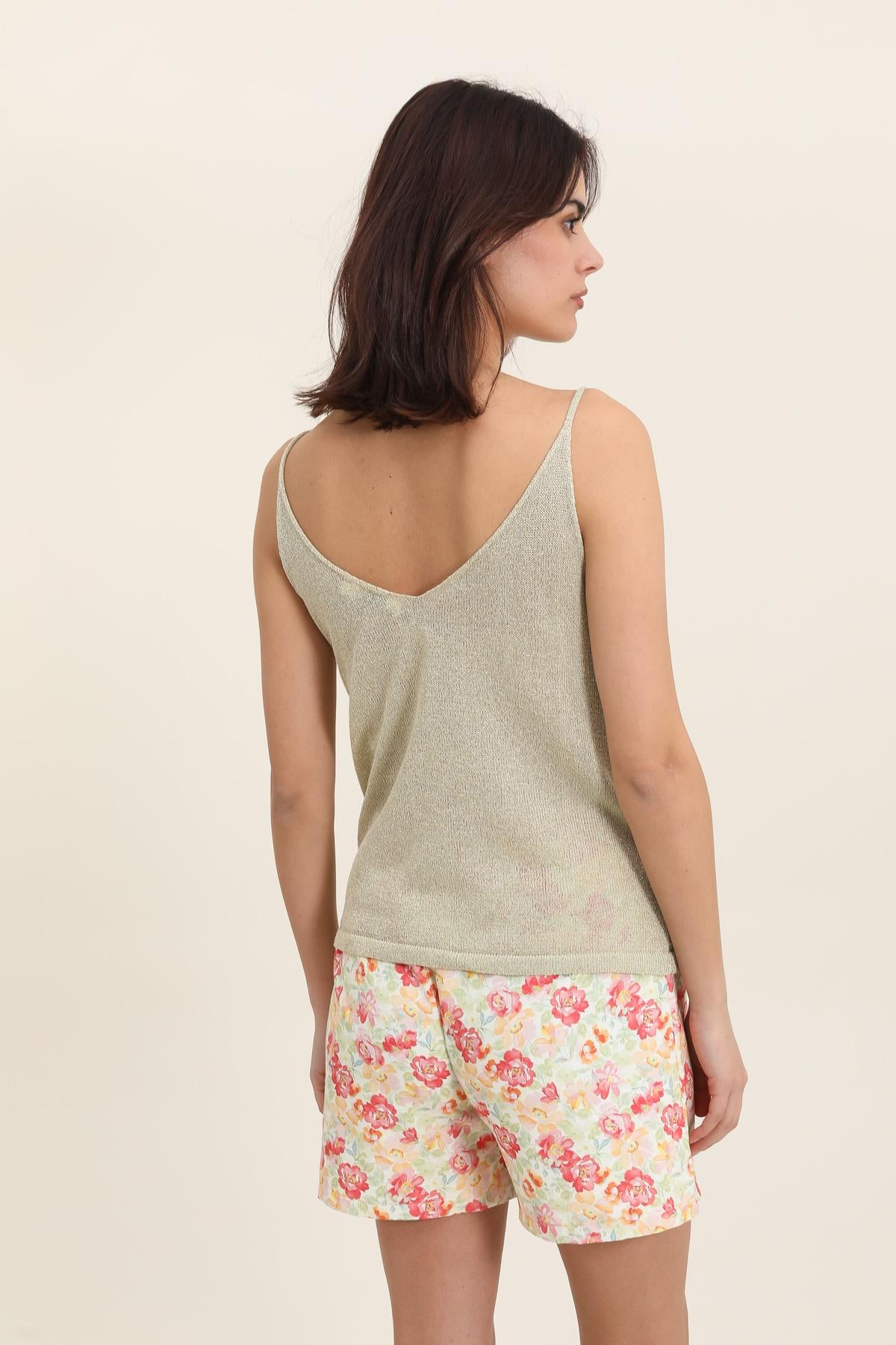 A1352 Débardeur en maille