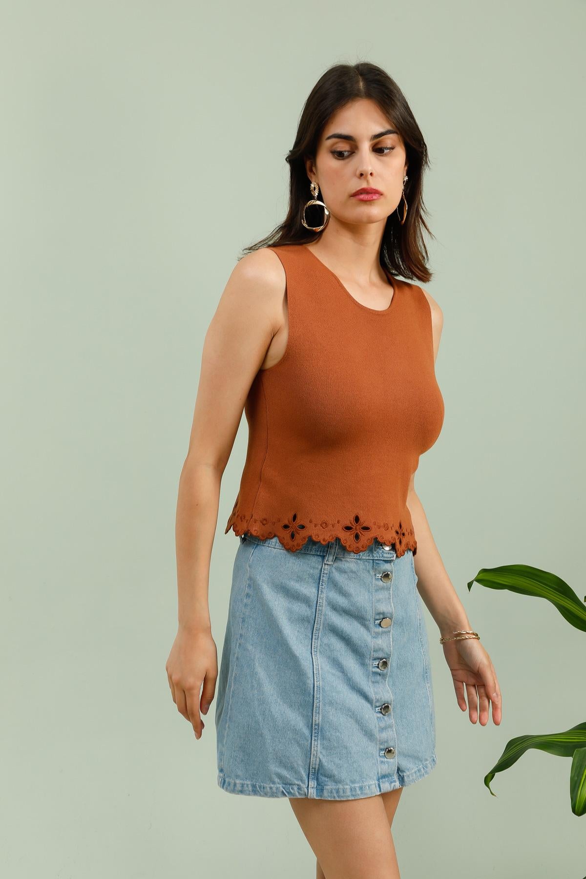 A1536 Débardeur en maille