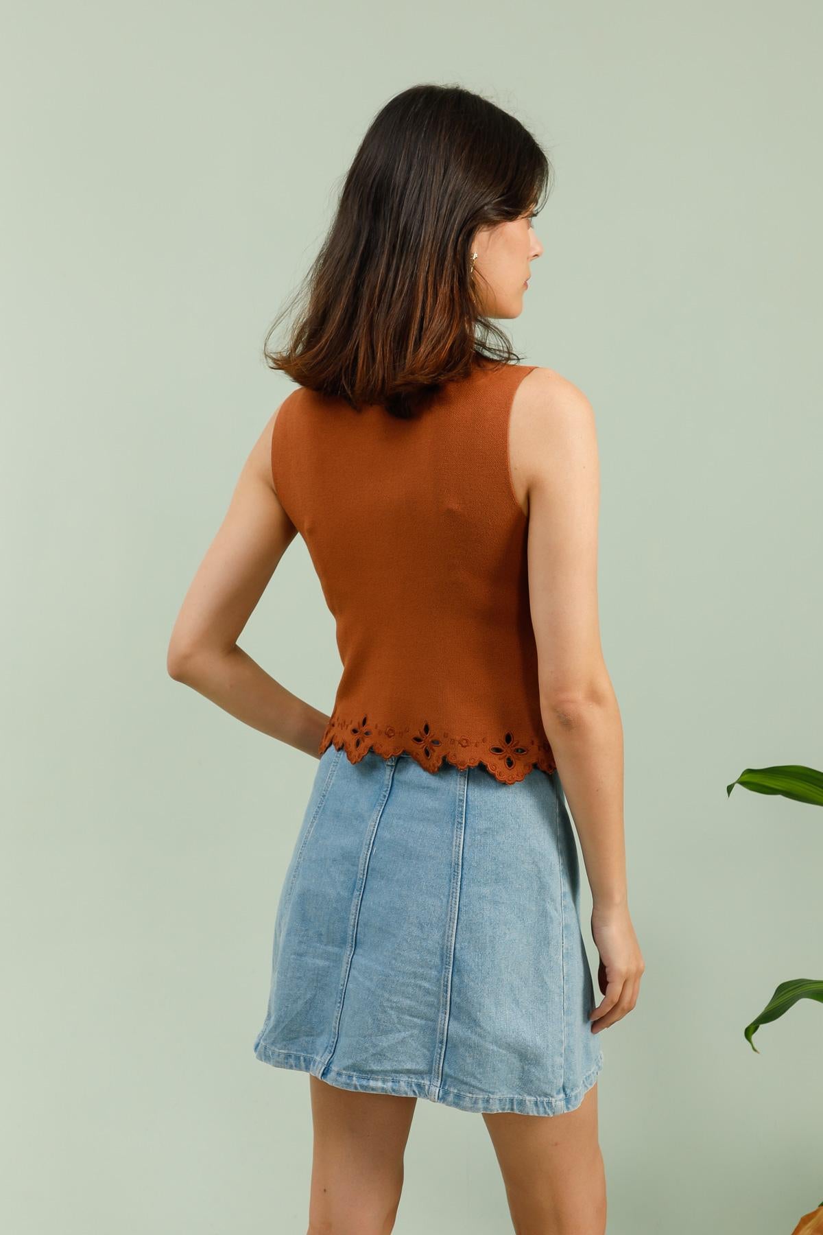 A1536 Débardeur en maille