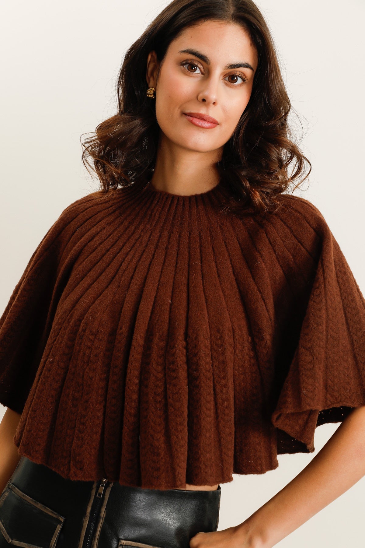 A1551 Cape en maille