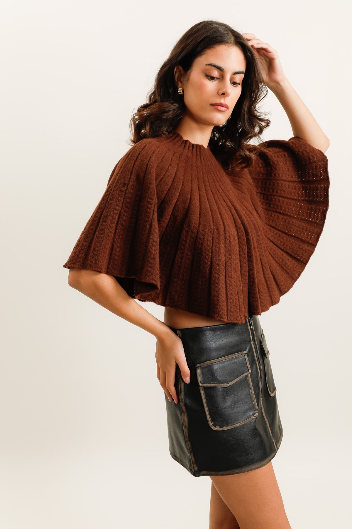 A1551 Cape en maille