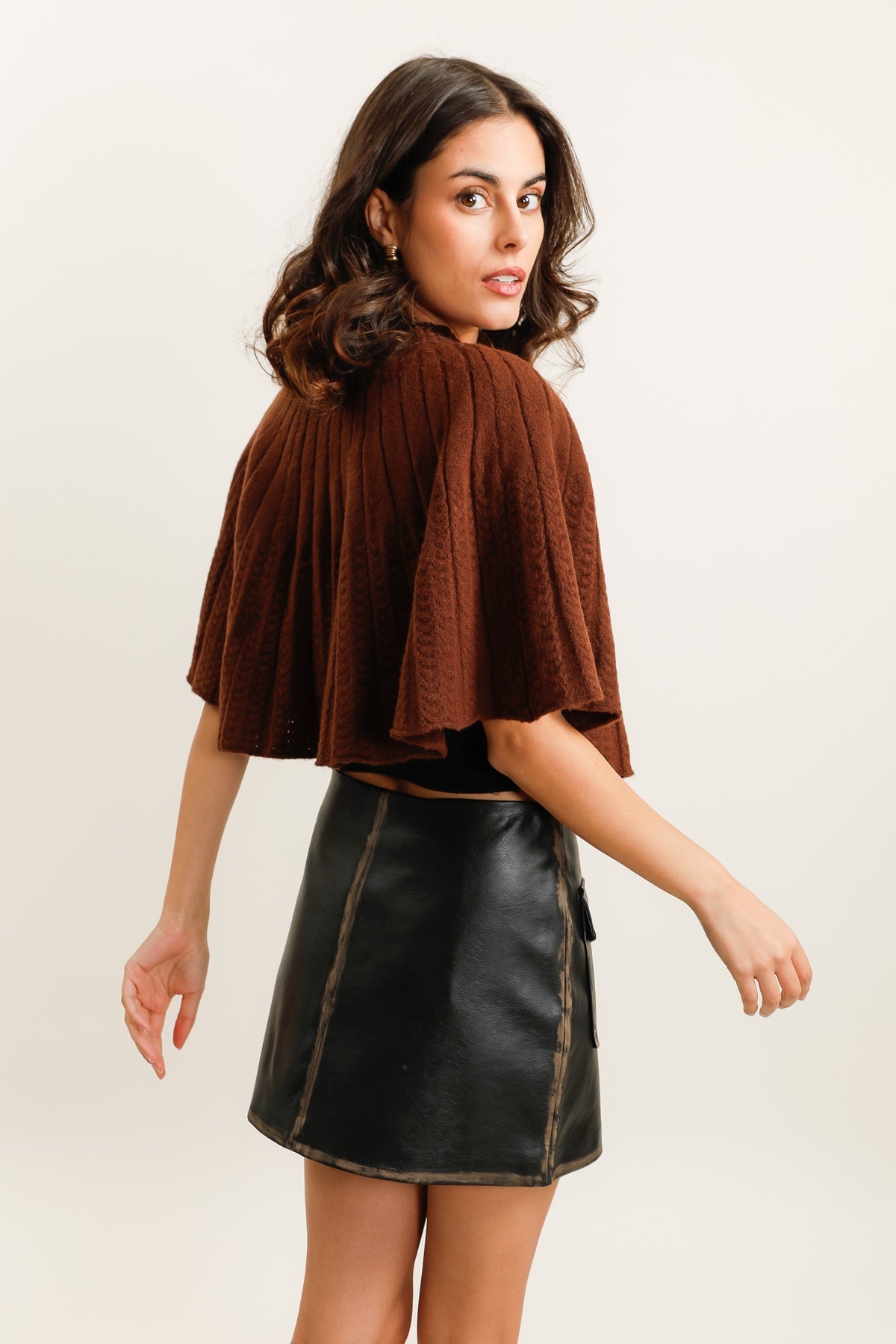 A1551 Cape en maille