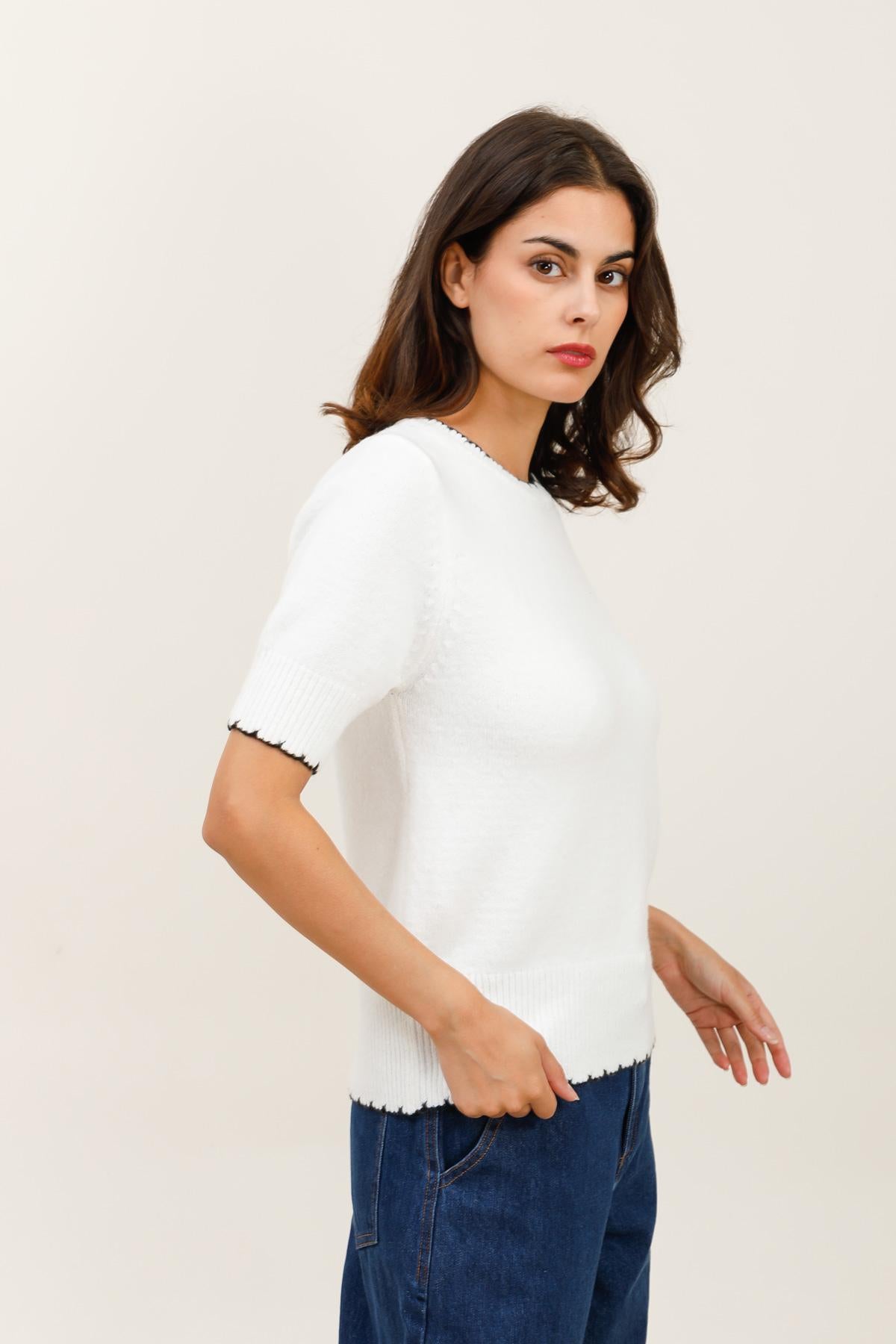 A1553 Pull festonné