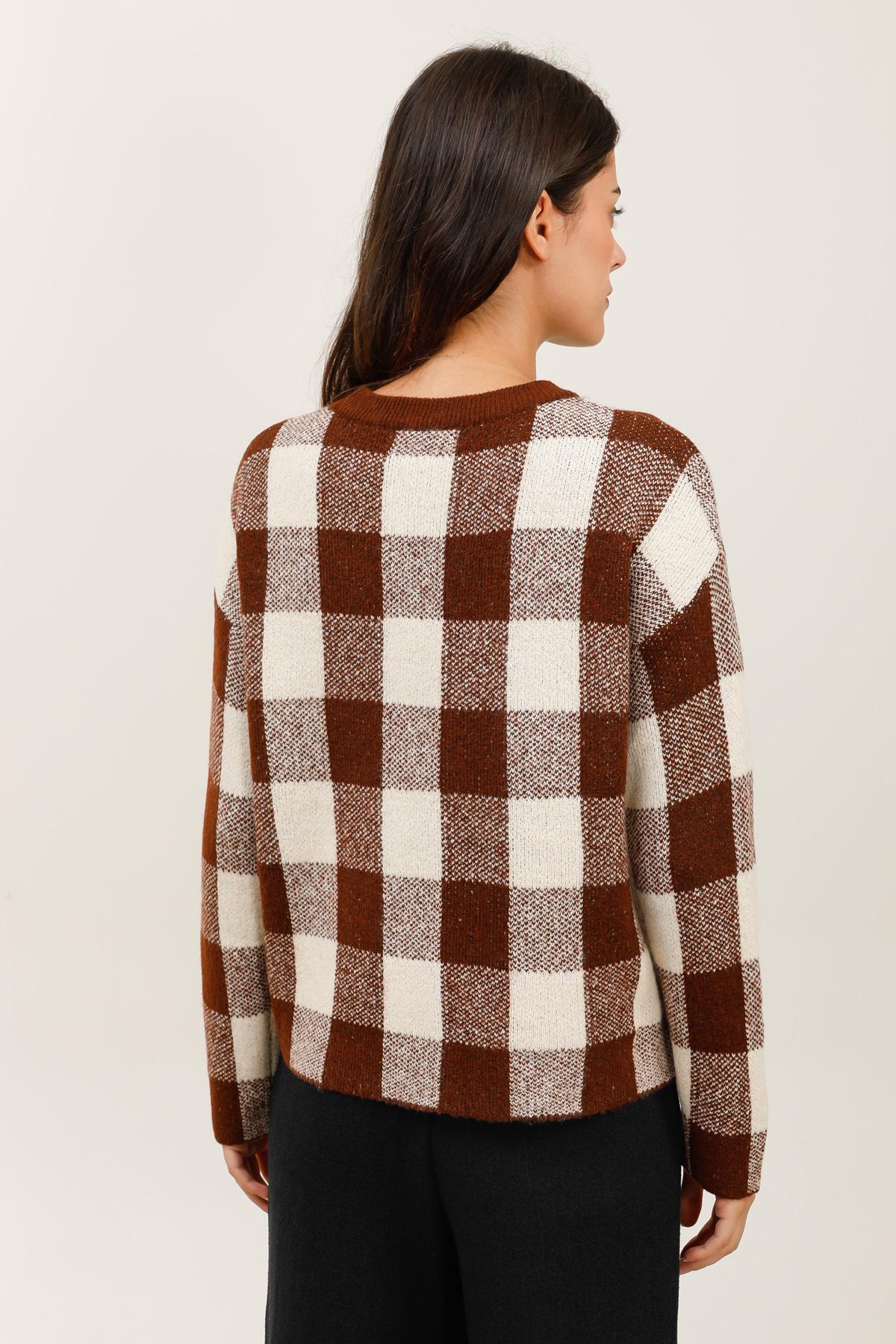 A1570 Pull à carreaux