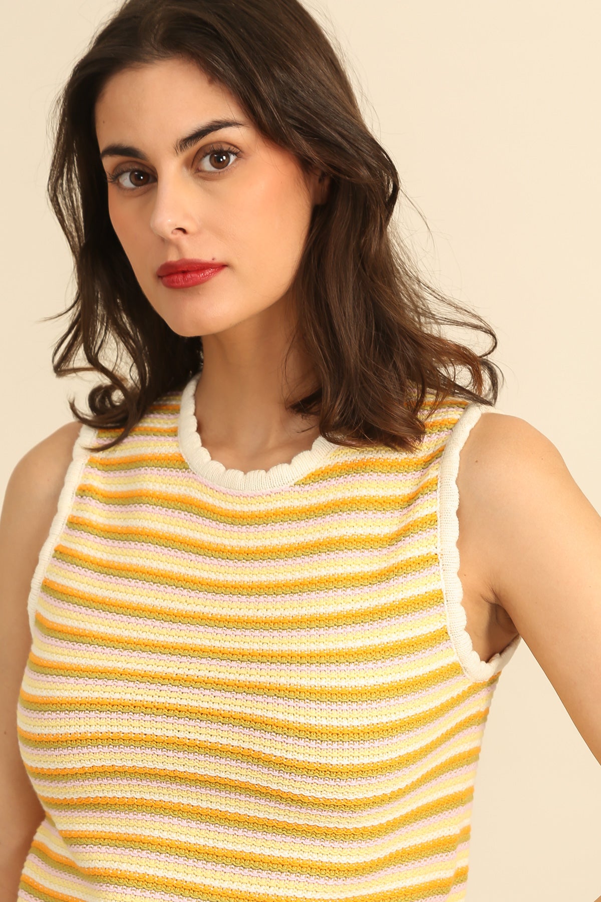 A1593 Top sin mangas de punto a rayas multicolor