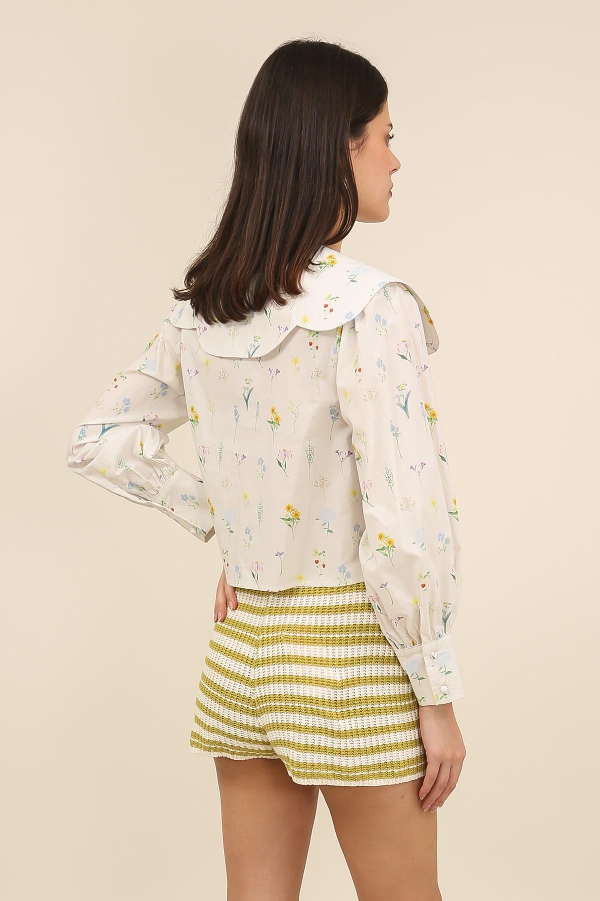 A1595 Shorts de punto a rayas de talle alto de estilo retro