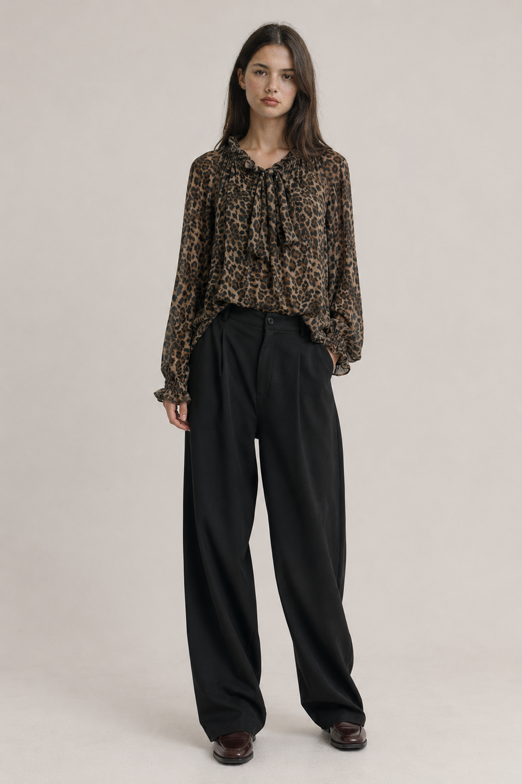 Blusa de mujer de gasa con estampado de leopardo y manga larga - 32259